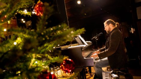 Die Weihnachtskonzerte von Ombre di Luci in der Wallenhorster Hofstelle Duling gehören für viele Fans zur Einstimmung auf das Fest dazu wie Tannenbäume und Plätzchenduft. Foto: André Thöle / Gemeinde Wallenhorst