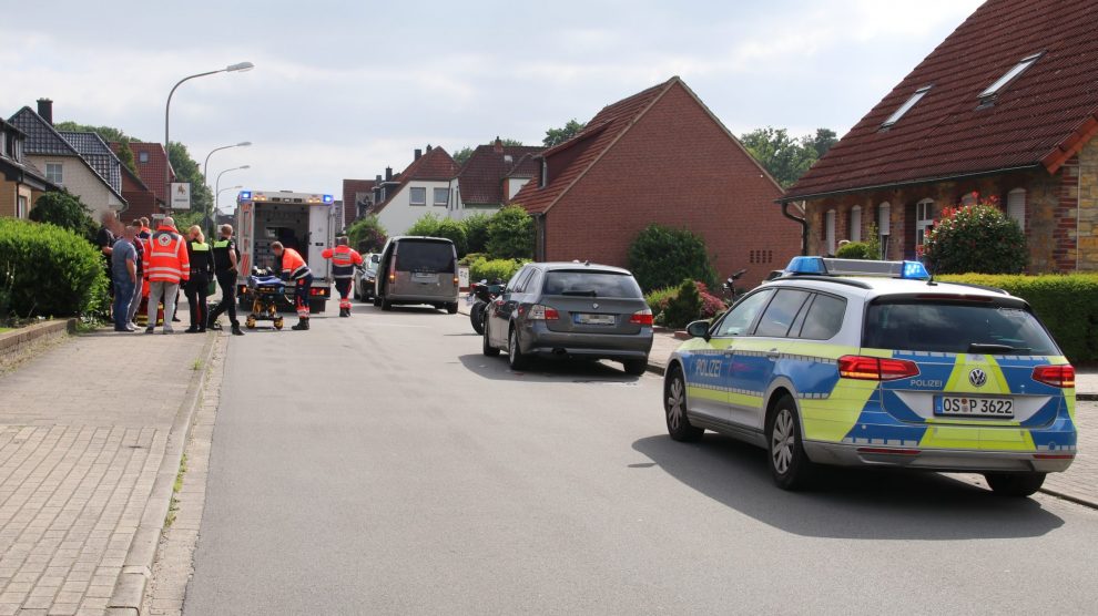 Ein Motorradfahrer verunglückte am späten Sonntagnachmittag in Wallenhorst am Pyer Kirchweg. Foto: Marc Dallmöller / md-foto.com