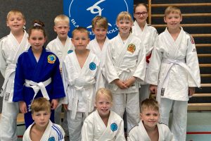 Die erfolgreichen Judoka aus Hollage der u12 und u15. Foto: Blau-Weiss Hollage