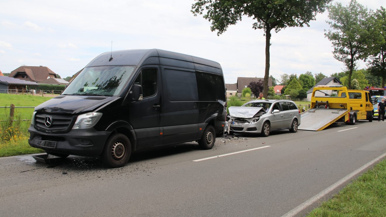 Auf der Ruller Straße (L 109) ereignete sich am Freitagnachmittag ein schwerer Verkehrsunfall. Foto: Marc Dallmöller / md-foto.com