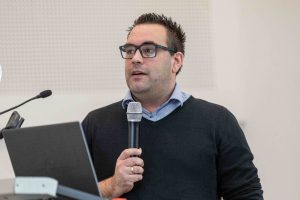 Daniel Küthe von der PURPLAN GmbH hielt auf der FSK Fachtagung einen Vortrag zum Thema "Risikobasierte Instandhaltung als Alternative zu herkömmlichen Instandhaltungsstrategien". Foto: Purplan