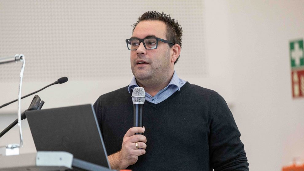 Daniel Küthe von der PURPLAN GmbH hielt auf der FSK Fachtagung einen Vortrag zum Thema "Risikobasierte Instandhaltung als Alternative zu herkömmlichen Instandhaltungsstrategien". Foto: Purplan