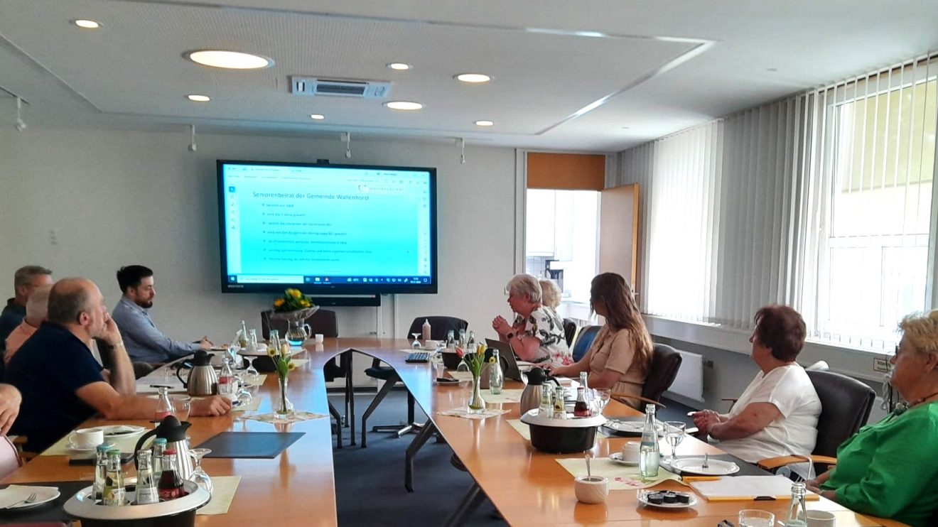 Der Bundestagsabgeordnete Manuel Gava besucht den Seniorenbeirat in Wallenhorst. Foto: Seniorenbeirat Wallenhorst