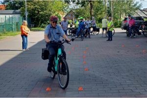 Der Seniorenbeirat Wallenhorst bietet in Zusammenarbeit mit der Verkehrswacht Bramsche wieder sein beliebtes Sicherheitstraining mit dem E-Bike an. Foto: Seniorenbeirat Wallenhorst