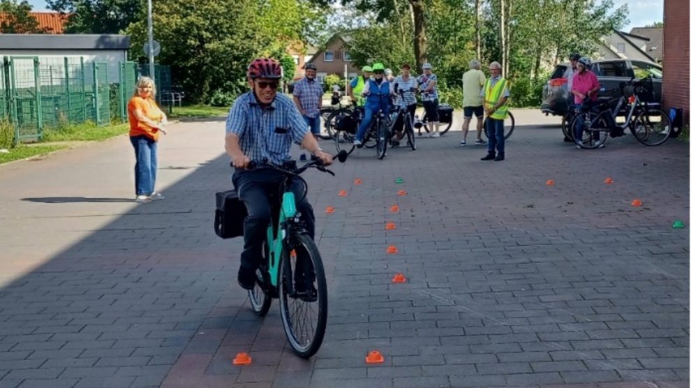 Der Seniorenbeirat Wallenhorst bietet in Zusammenarbeit mit der Verkehrswacht Bramsche wieder sein beliebtes Sicherheitstraining mit dem E-Bike an. Foto: Seniorenbeirat Wallenhorst