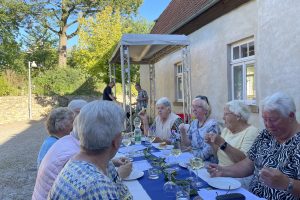 Der Seniorenbeirat Wallenhorst lädt alle Senioren und Seniorinnen zu diesem bunten Nachmittag im Rahmen der Ruller Weintage herzlich ein. Foto: Seniorenbeirat Wallenhorst