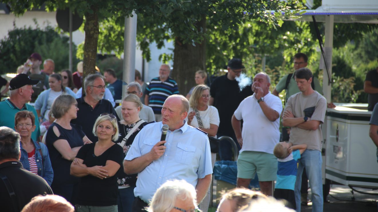 Einsatzübung der Feuerwehr Wallenhorst und des DRK am Freitagabend an der Realschule. Foto: Marc Dallmöller / md-foto.com