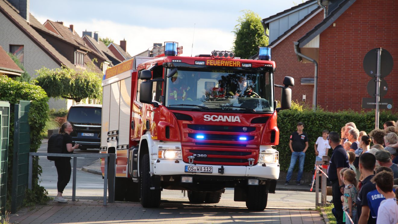 Einsatzübung der Feuerwehr Wallenhorst und des DRK am Freitagabend an der Realschule. Foto: Marc Dallmöller / md-foto.com