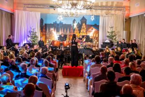 Die Spielgemeinschaft der Spielmannszüge Hollage und Osnabrück-Haste auf einem vergangenen Konzert. Archivfoto: Spielmannszüge Hollage und Osnabrück-Haste