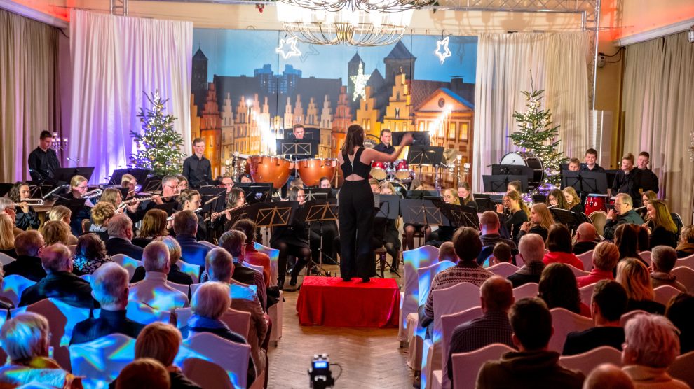 Die Spielgemeinschaft der Spielmannszüge Hollage und Osnabrück-Haste auf einem vergangenen Konzert. Archivfoto: Spielmannszüge Hollage und Osnabrück-Haste