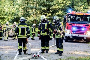 Einblicke in die gemeinsame Großübung der Feuerwehren Wallenhorst und Rulle sowie des DRK Wallenhorst. Foto: Marc Dallmöller