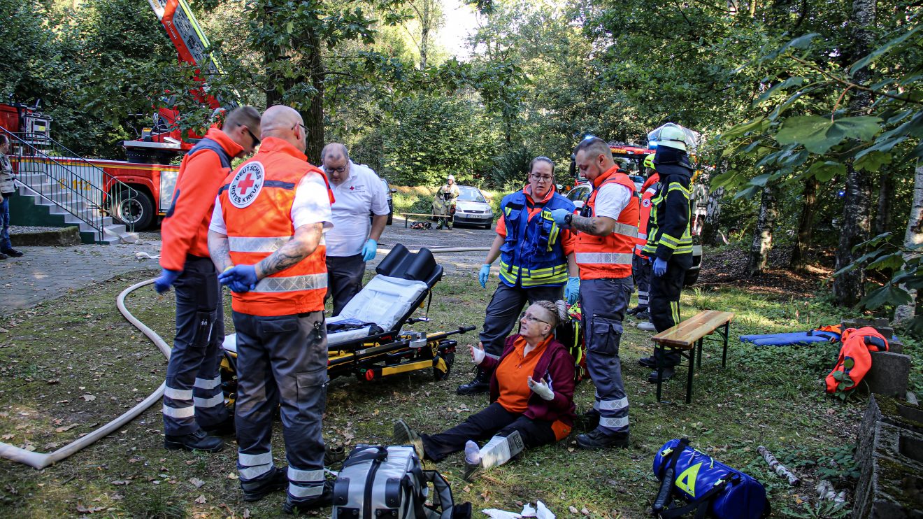 Einblicke in die gemeinsame Großübung der Feuerwehren Wallenhorst und Rulle sowie des DRK Wallenhorst. Foto: Marc Dallmöller