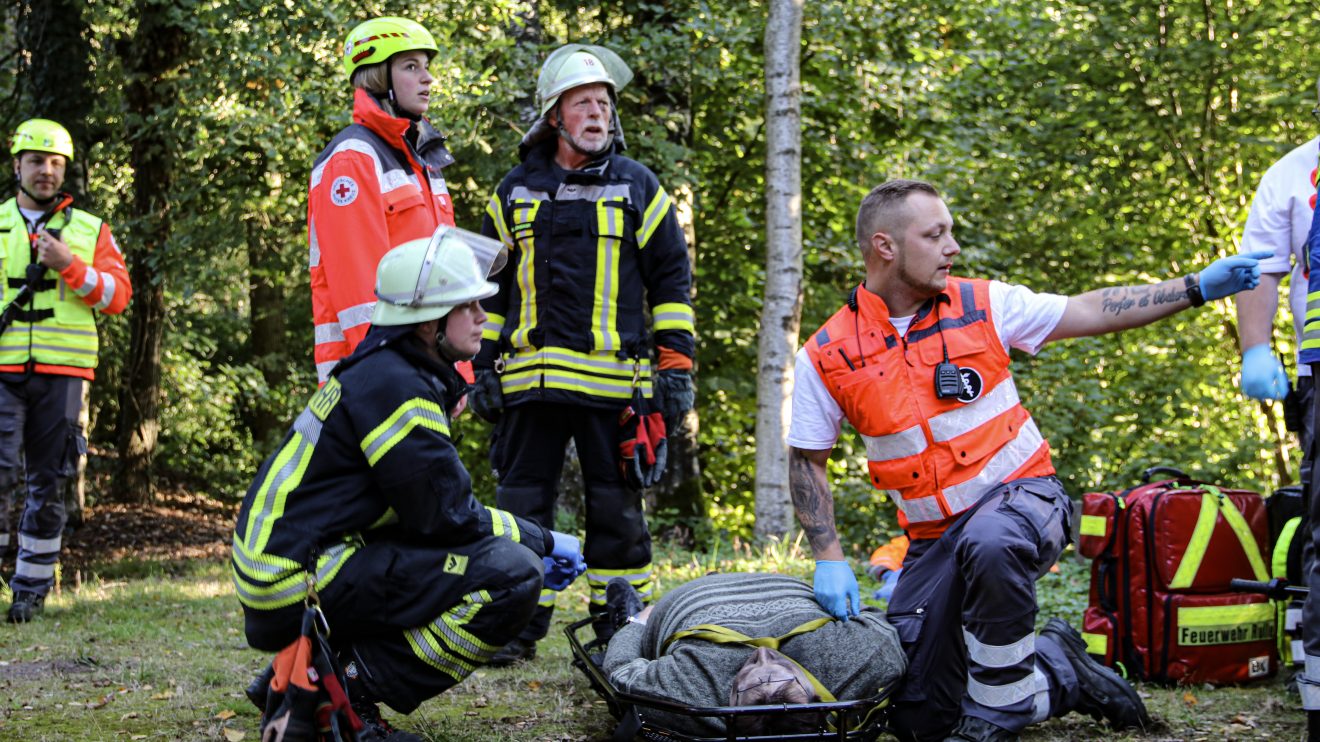 Einblicke in die gemeinsame Großübung der Feuerwehren Wallenhorst und Rulle sowie des DRK Wallenhorst. Foto: Marc Dallmöller