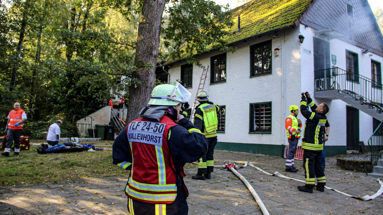 Einblicke in die gemeinsame Großübung der Feuerwehren Wallenhorst und Rulle sowie des DRK Wallenhorst. Foto: Marc Dallmöller