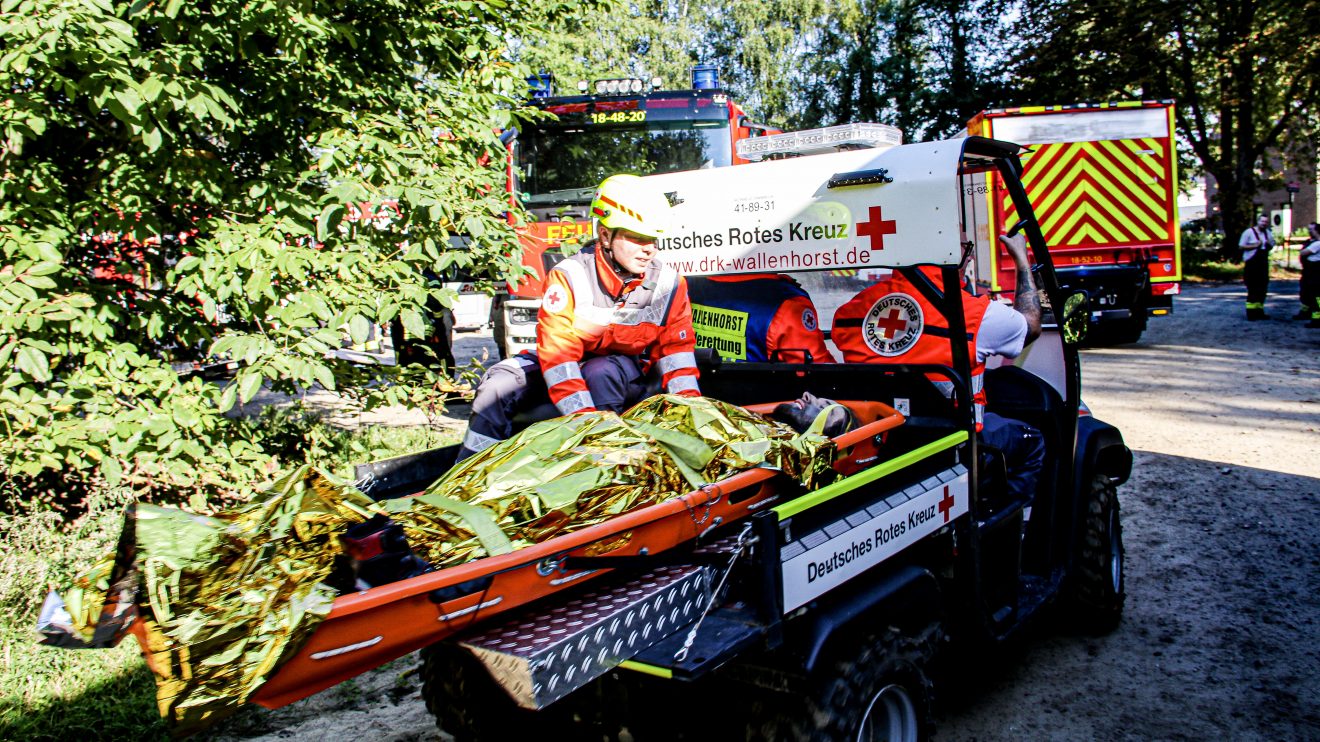 Einblicke in die gemeinsame Großübung der Feuerwehren Wallenhorst und Rulle sowie des DRK Wallenhorst. Foto: Marc Dallmöller