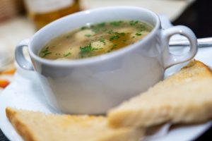 Rindfleischsuppe im Gasthaus „Zum Voßberg“ in Wallenhorst. Foto: André Thöle / Gemeinde Wallenhorst