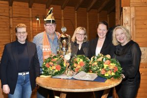 Freuen sich auf die kommende Session (von links): Martina I. (Unland), Ansgar Speer, Silke II. (Hampel), Christiane I. (Brockmeyer) und Simone I. (Brockmeyer). Foto: Kurt Flegel