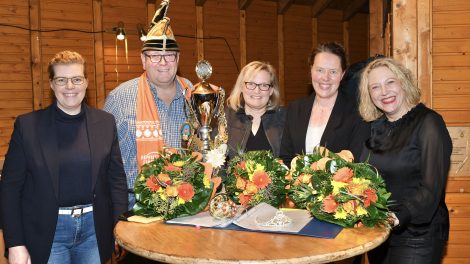 Freuen sich auf die kommende Session (von links): Martina I. (Unland), Ansgar Speer, Silke II. (Hampel), Christiane I. (Brockmeyer) und Simone I. (Brockmeyer). Foto: Kurt Flegel