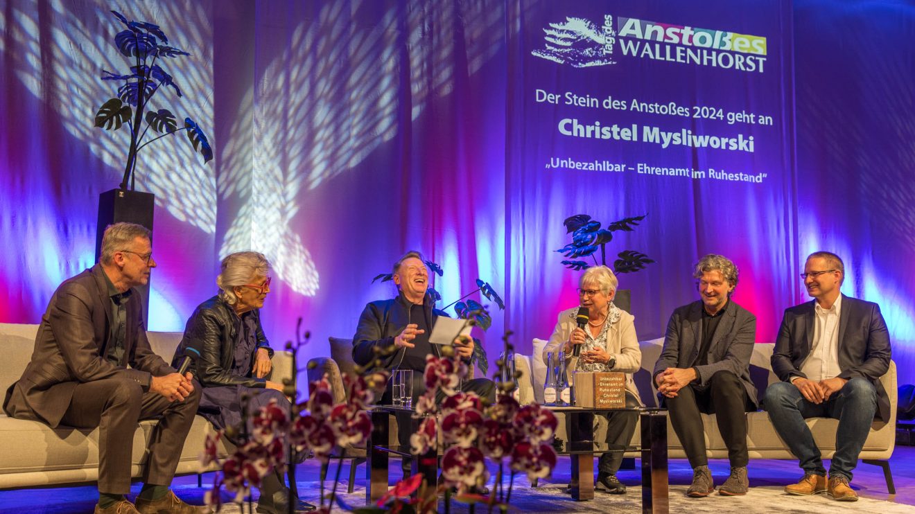 Im Gespräch: Bürgermeister Otto Steinkamp, Greta Silver, Ludger Abeln, Christel Mysliworski, Wilhelm Loth und Sebastian Hollermann. Foto: Gemeinde Wallenhorst / André Thöle