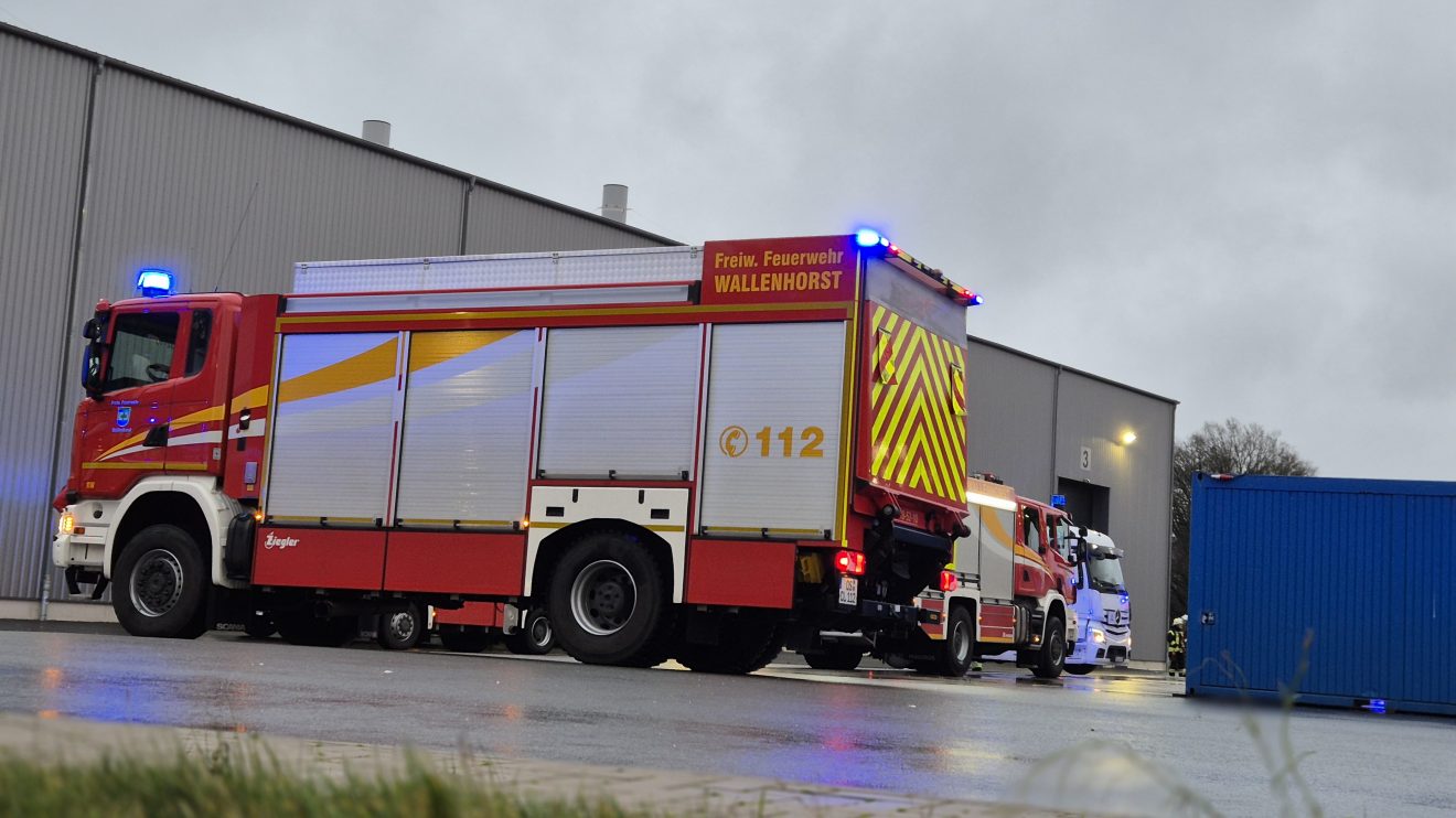 Einsatz bei Awigo in Wallenhorst für Feuerwehr und Rettungsdienst am Montagnachmittag. Foto: Marc Dallmöller