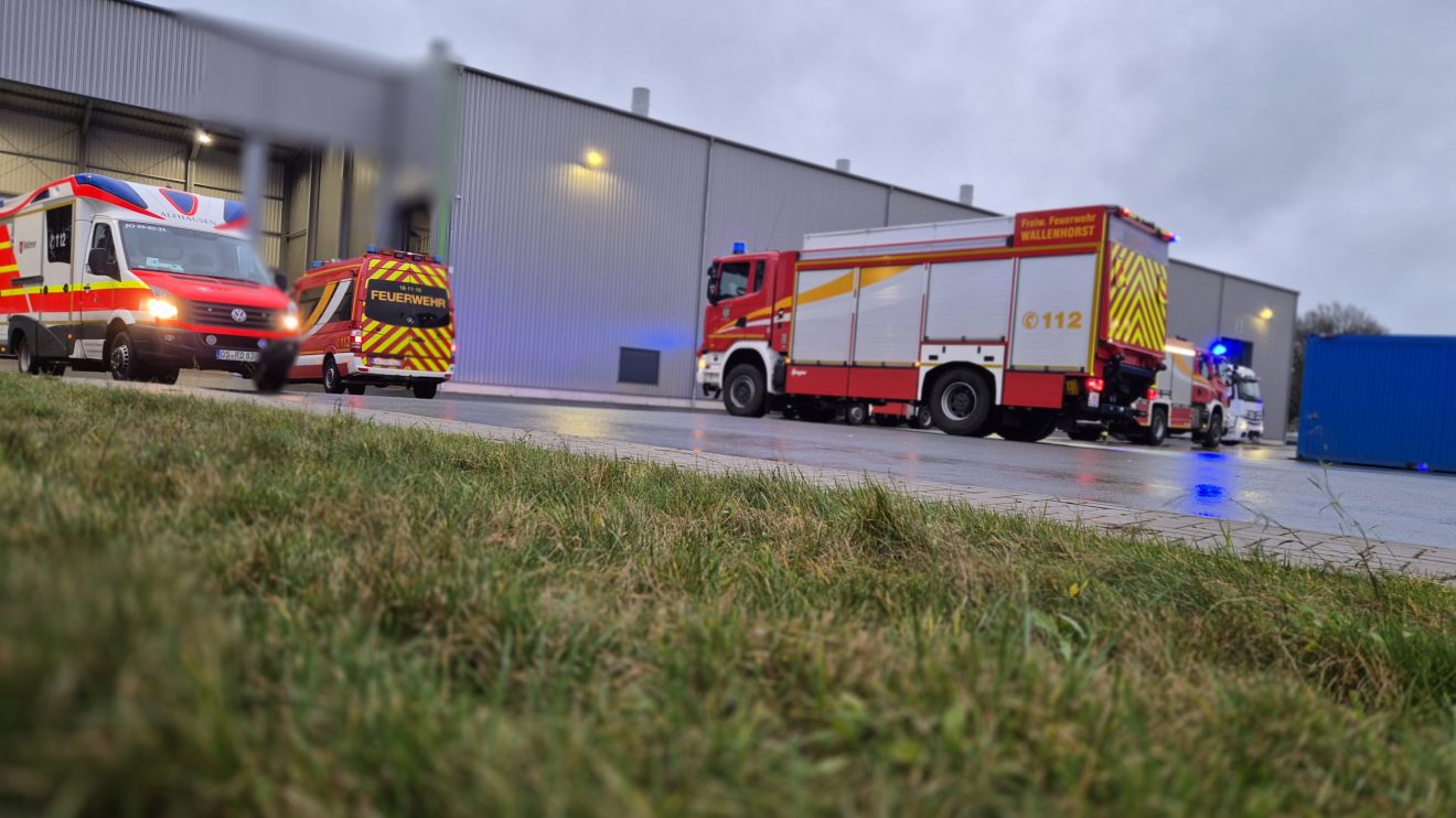 Einsatz bei Awigo in Wallenhorst für Feuerwehr und Rettungsdienst am Montagnachmittag. Foto: Marc Dallmöller