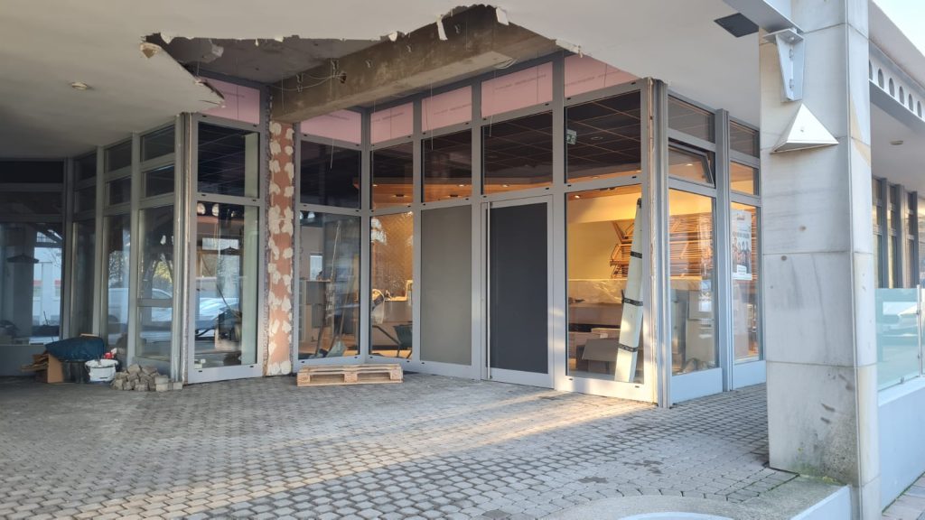 Derzeit noch Baustelle. Ende Februar eröffnet hier die Bäckerei Schmidt eine neue Filiale in Wallenhorst in den ehemaligen Räumlichkeiten der OLB. Foto: Markus Noldes