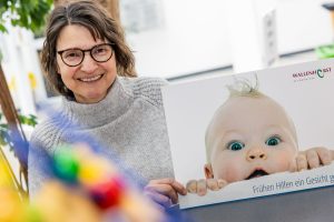 Mona Elbel lädt im Rahmen der Frühen Hilfen in die „bunte Krabbelkiste“ ein. Foto: André Thöle / Gemeinde Wallenhorst